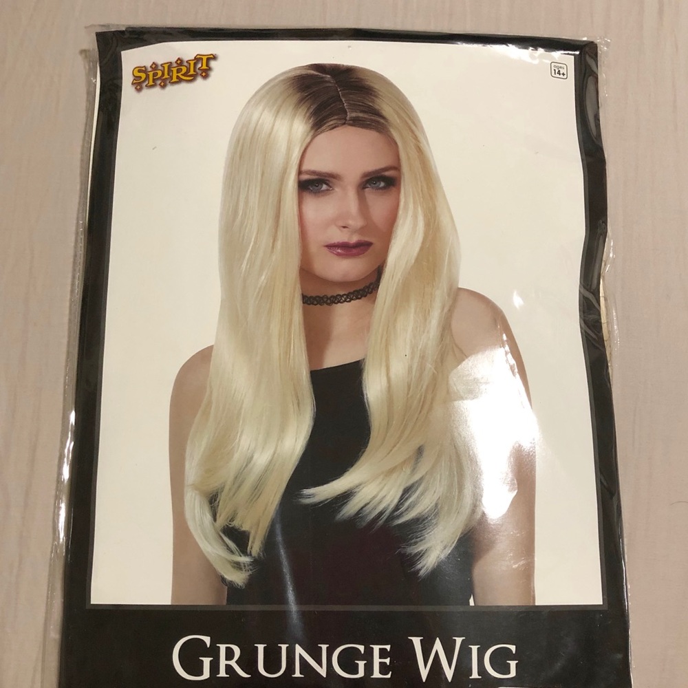Halloween 🎃 Long Blond Wig